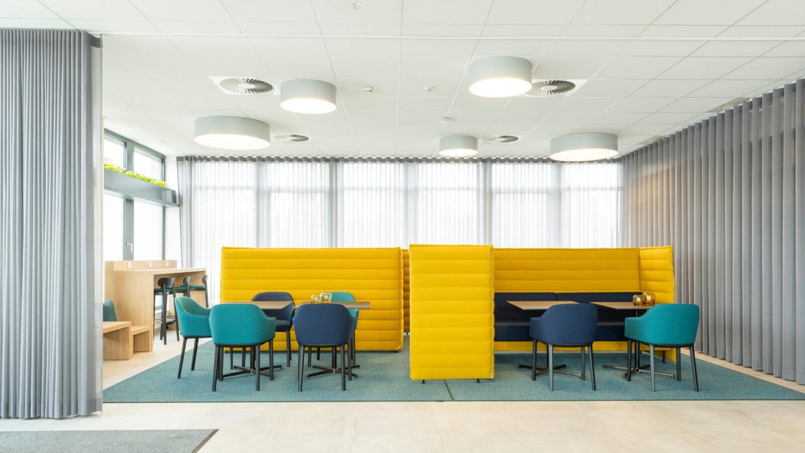 projekt k Referenz Markilux Lounge für Kundengespräche mit Vitra
