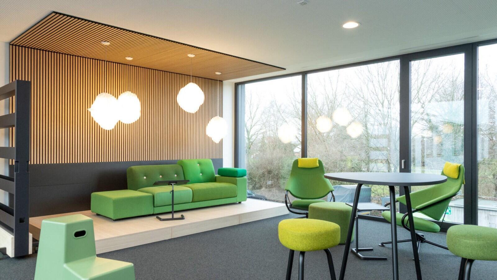 projekt k Referenzprojekt Büroeinrichtung bps Software Greenroom Vitra Polder Sofa