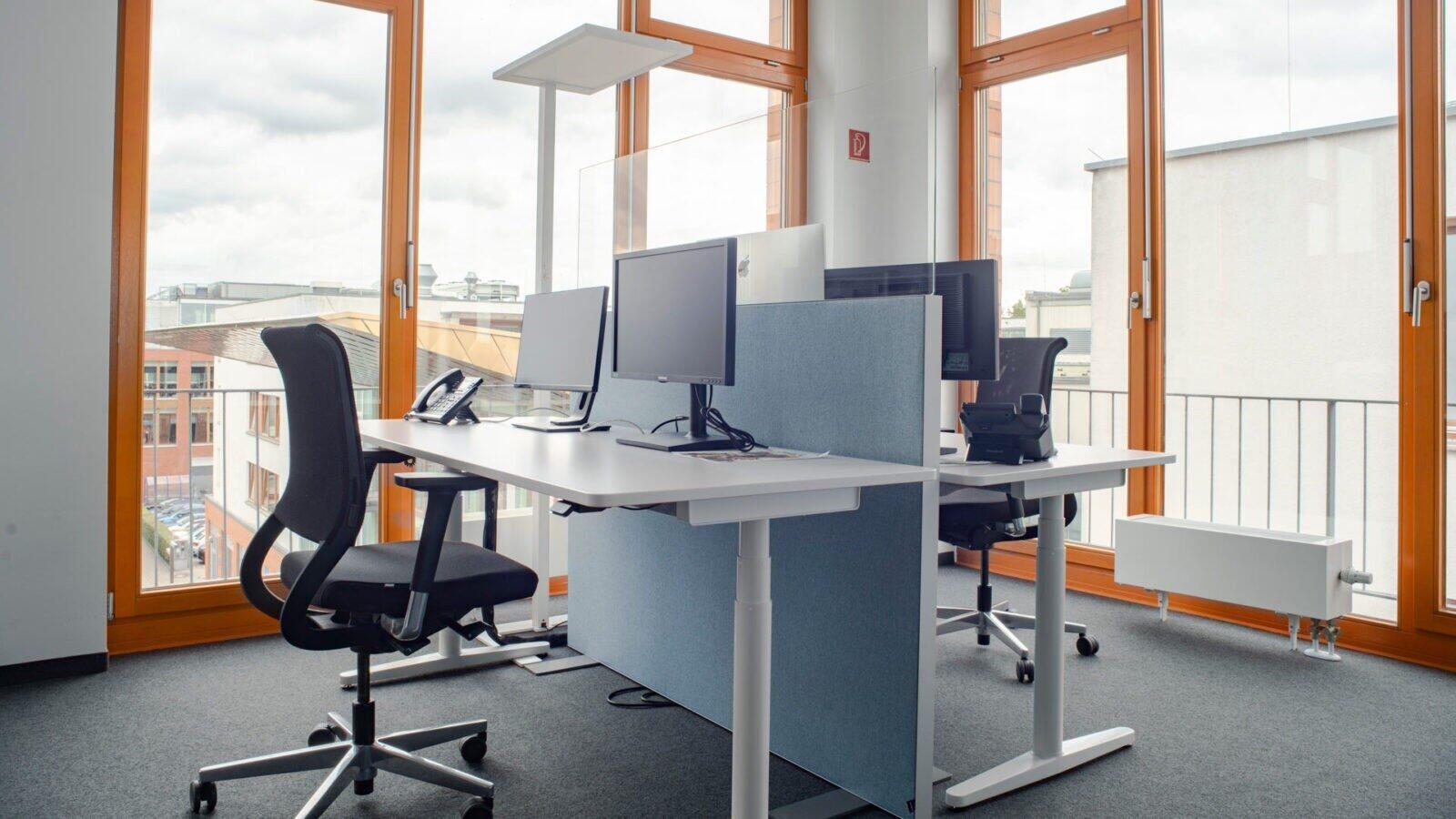 Ergonomisch: Schreibtische mit elektrischer Höhenverstellung