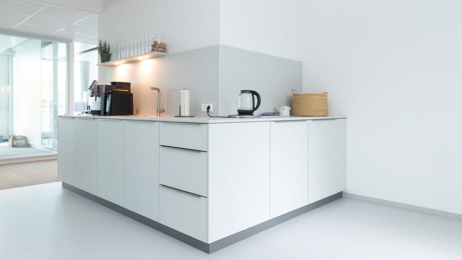projekt k Referenzprojekt Teeküche mit Innenausbau bei Diapharm in Münster