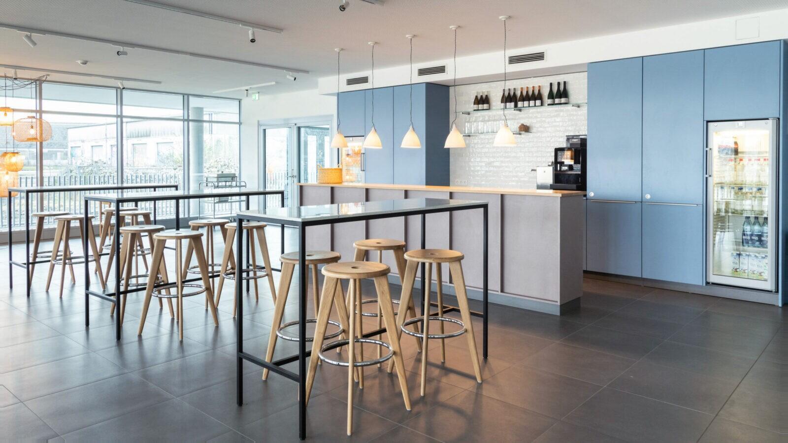 projekt k Referenzprojekt Kantine mit Vitra und Innenausbau bei Diapharm in Münster